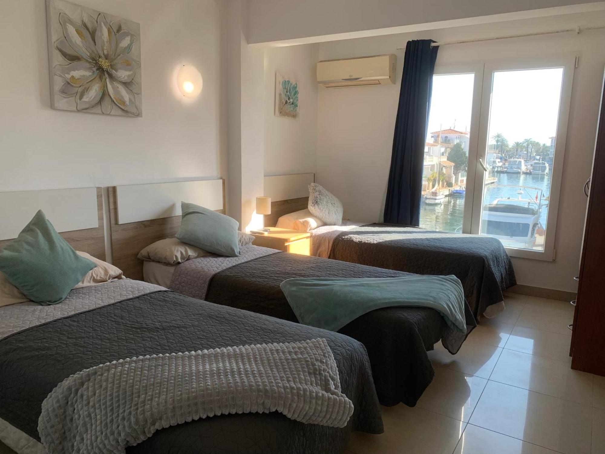 Waterside Apartment - Two Bedroom Empuriabrava Eksteriør billede