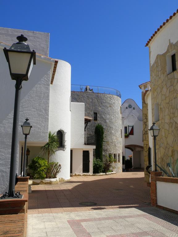 Waterside Apartment - Two Bedroom Empuriabrava Værelse billede