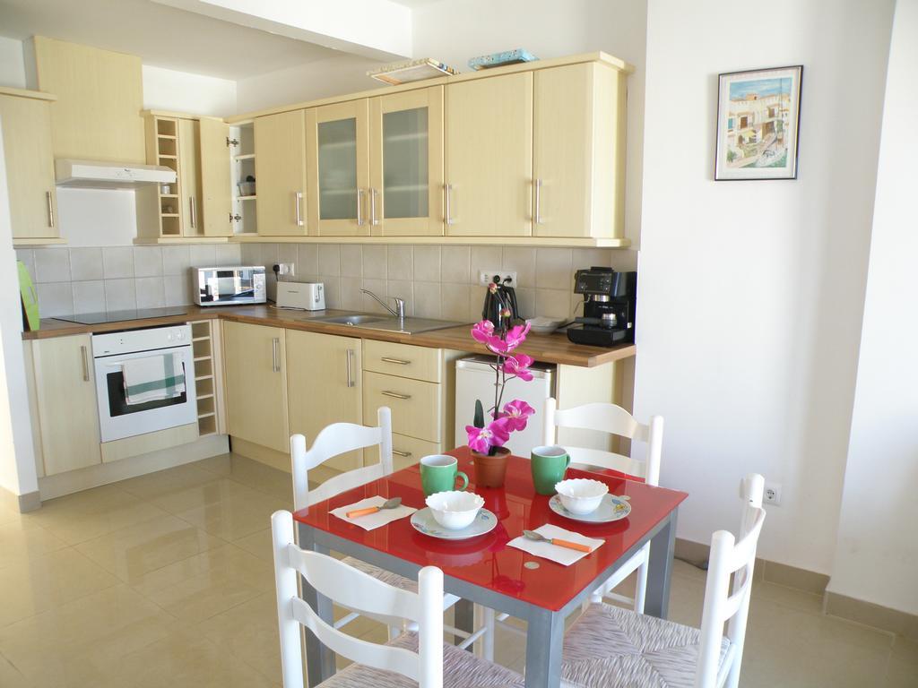 Waterside Apartment - Two Bedroom Empuriabrava Værelse billede